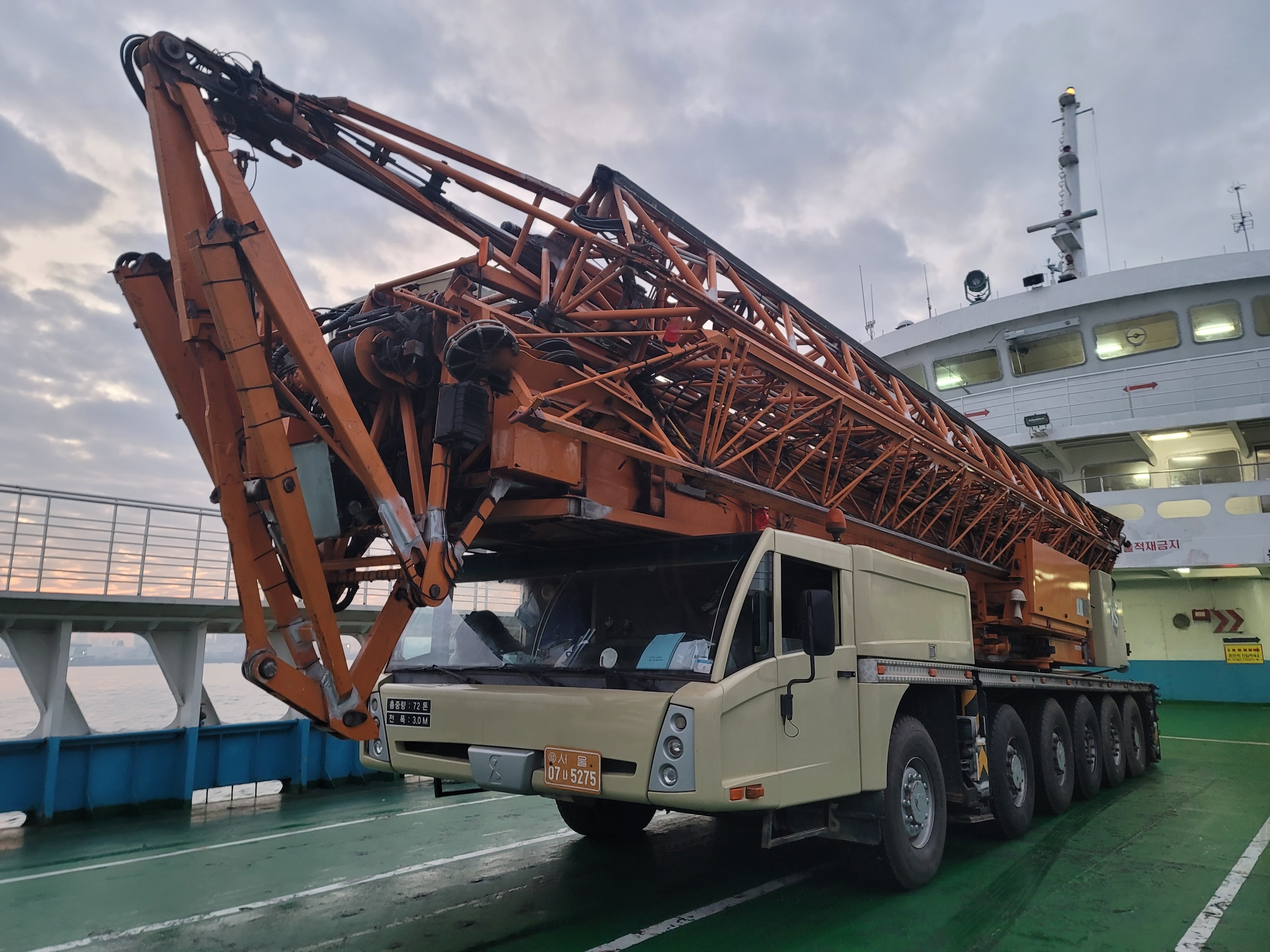 현장 작업사진 – 에이스이동타워-ACE MOBILE TOWER CRANE