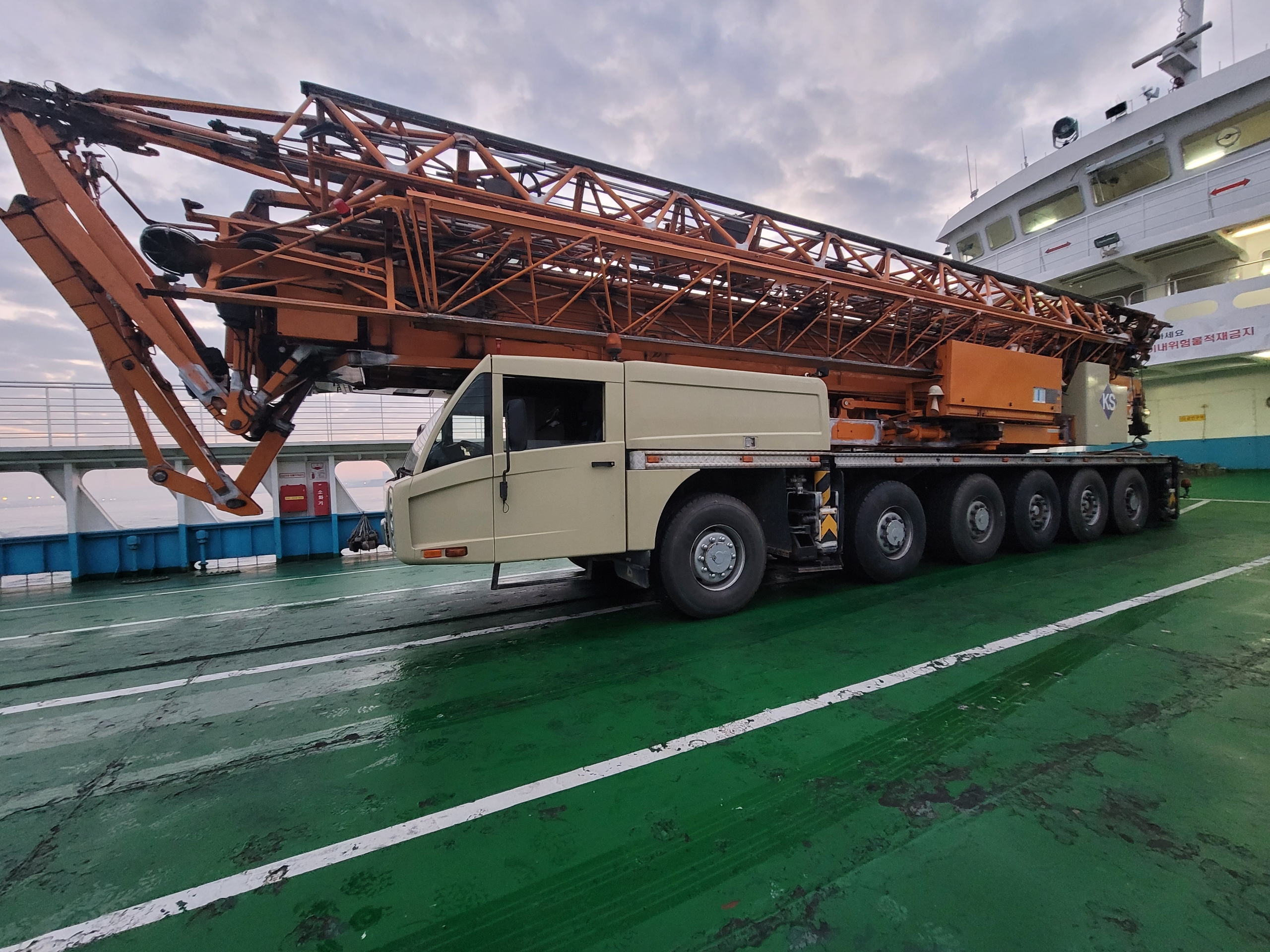 현장 작업사진 – 에이스이동타워-ACE MOBILE TOWER CRANE